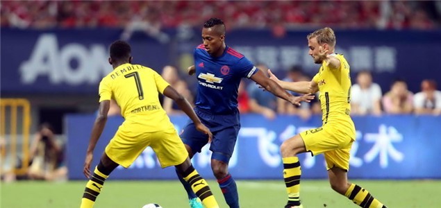 发生胸口轻 发生胸口轻